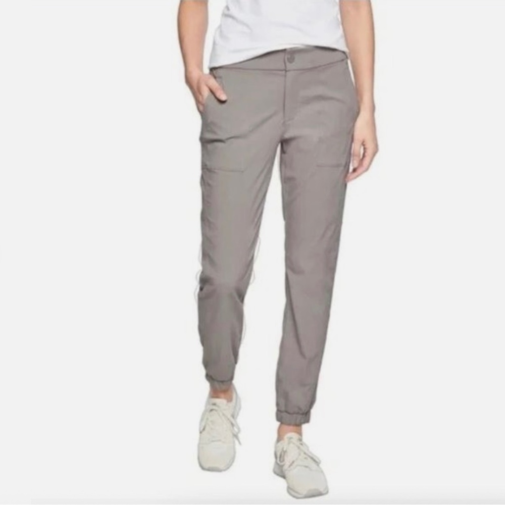 Athleta Trekkie Jogger 2.0 Silver Grey Size 2 Hiking Travel Lounge Pants EUC